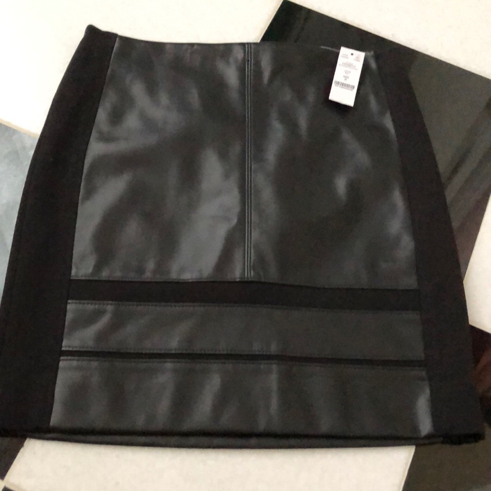 WHITE HOUSE BLACK MARKET LEATHER SKIRT NWT
